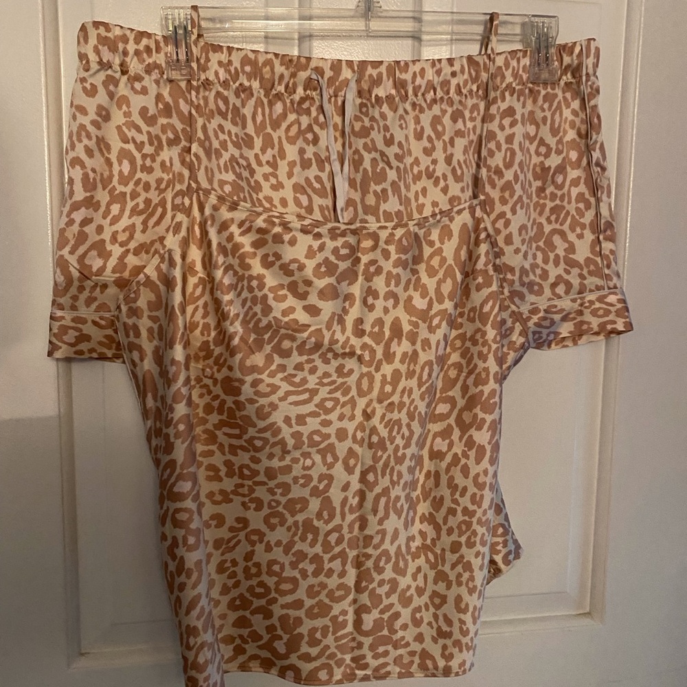 Victoria’s Secret satin Cami set. NWOT Size XL